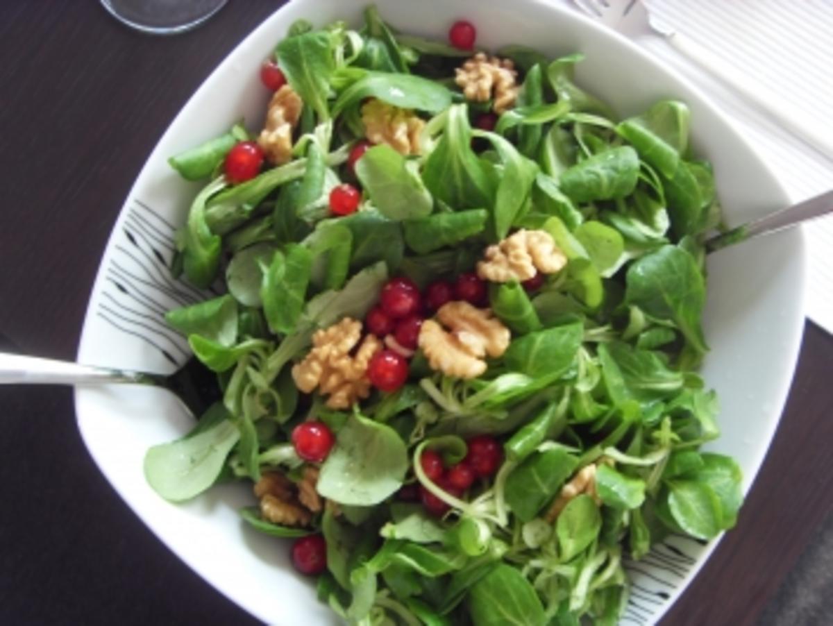 Bilder für Feldsalat mit Honig-Senf-Dressing - Rezept