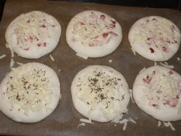 Schinken- Käse- Pizzabrötchen - Rezept - Bild Nr. 5