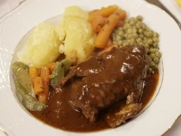 Gedrehtes Hornvieh im jungfräulichen Gemüse (Dagmar Frederic) - Rezept