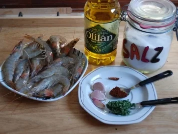 Rezept: Gambas Pil-Pil (Garnelen in Knoblauchöl) Bild Nr. 2 Gambas Pil-Pil (Garnelen in Knoblauchöl) - Rezept - Bild Nr. 2