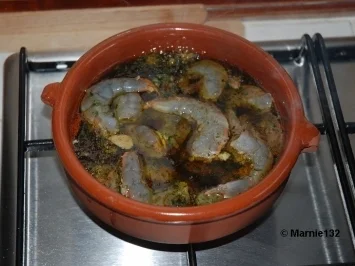 Rezept: Gambas Pil-Pil (Garnelen in Knoblauchöl) Bild Nr. 8 Gambas Pil-Pil (Garnelen in Knoblauchöl) - Rezept - Bild Nr. 8