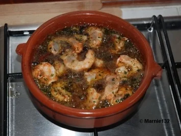 Rezept: Gambas Pil-Pil (Garnelen in Knoblauchöl) Bild Nr. 9 Gambas Pil-Pil (Garnelen in Knoblauchöl) - Rezept - Bild Nr. 9