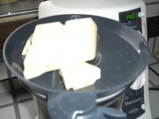 Rezept: Getränke- Marzipanlikör Bild Nr. 3 Getränke- Marzipanlikör - Rezept - Bild Nr. 3