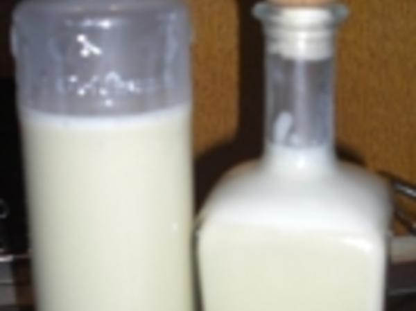 Getränke- Marzipanlikör - schnell & einfach - von Tischdeckentante Getränke- Marzipanlikör - schnell & einfach - von Tischdeckentante