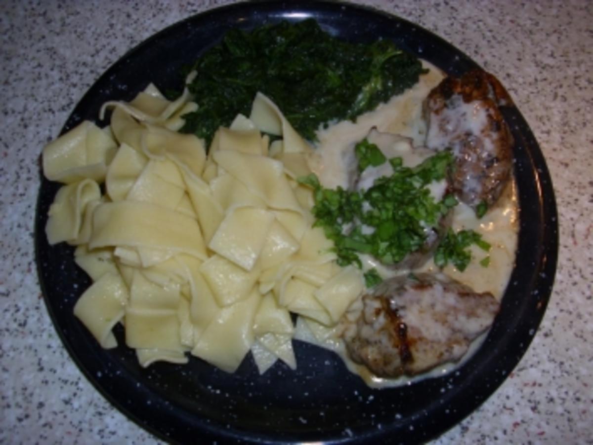 Schweinefiletmedaillons in Gorgonzola-Sauce - Rezept - kochbar.de