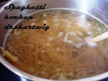 Hauptgericht~Spaghetti  mit Tomatensauce - Rezept - Bild Nr. 3