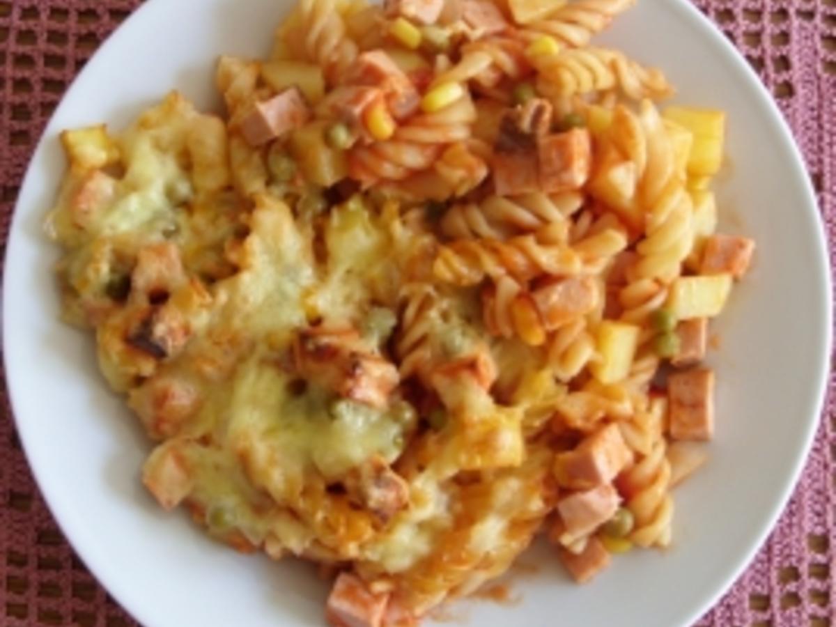 Auflauf herzhaft Nudel Kartoffel Auflauf mit Leberkäse und Gemüse ...