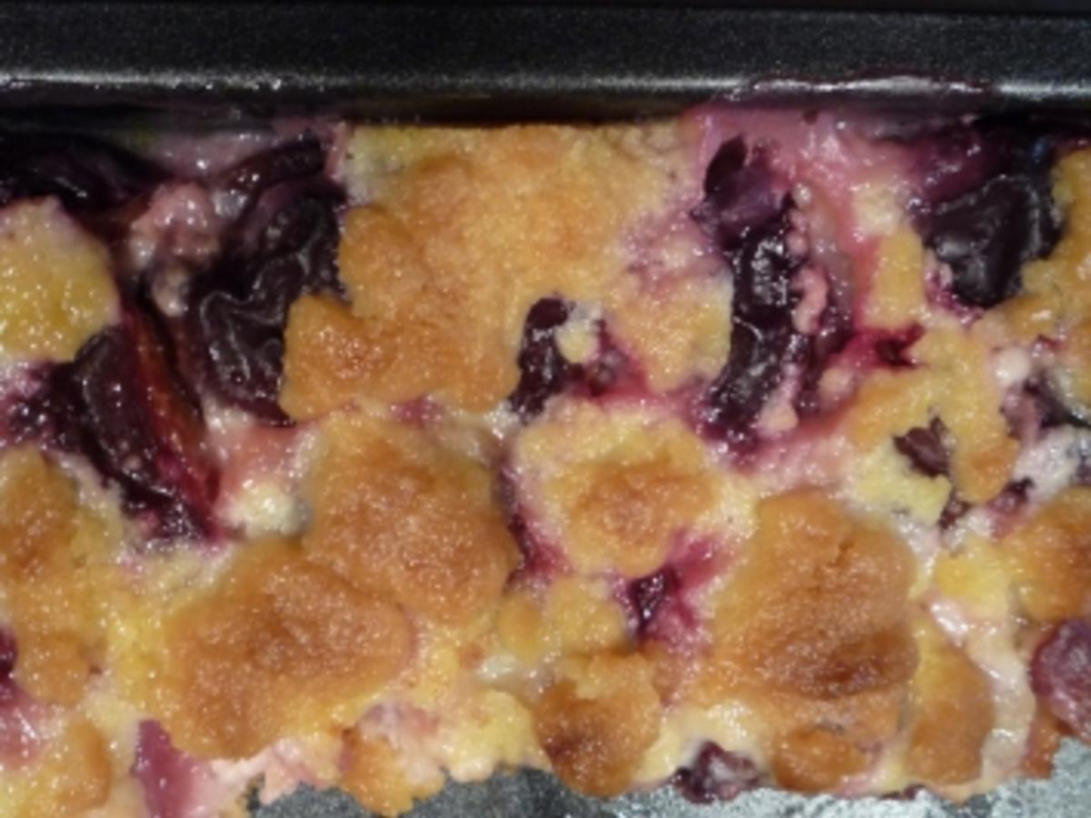 saftiger Pflaumenkuchen mit knusprigen Streuseln - Rezept - kochbar.de