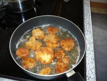 Rezept: Panierte Eierschwammerl mit Gemüsereis Bild Nr. 2 Panierte Eierschwammerl mit Gemüsereis - Rezept - Bild Nr. 2