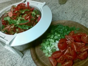 Schnitzel auf Weisswein-Gemüse-Bett - Rezept - Bild Nr. 4