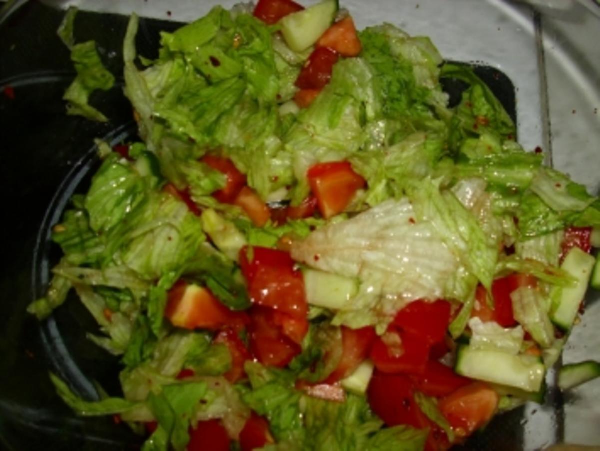 Fingerfood - Weizentortillas gefüllt mit lecker Salat mit Hähnchen - Rezept - Bild Nr. 4