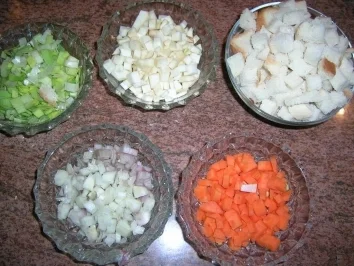 Gefüllte Wachteln mit Pfifferlingen, Portweinjus an buntem Linsen-Reis-Kartoffel-Rösti ( Fotos) - Rezept - Bild Nr. 6