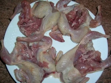 Gefüllte Wachteln mit Pfifferlingen, Portweinjus an buntem Linsen-Reis-Kartoffel-Rösti ( Fotos) - Rezept - Bild Nr. 12