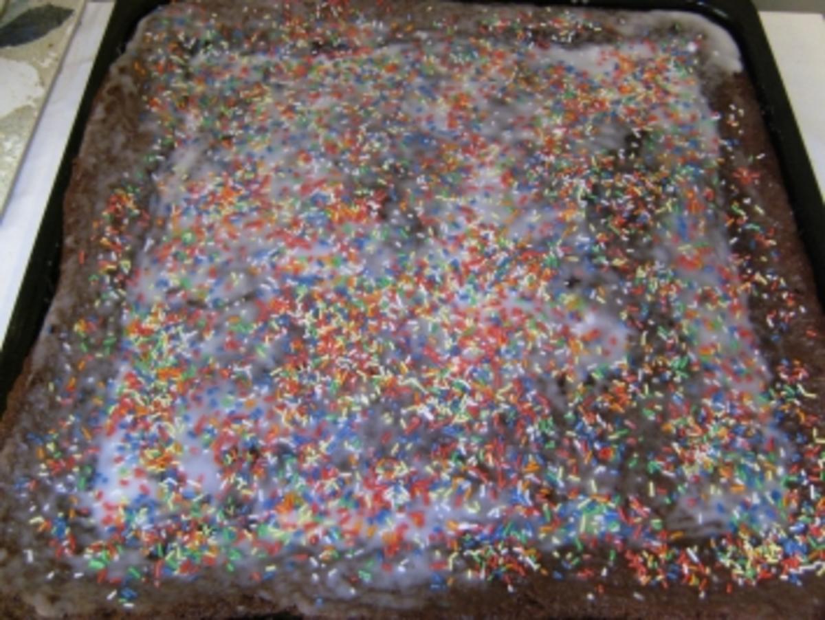 Bilder für BLECHKUCHEN - Schoko-Hirschhornkuchen - Rezept