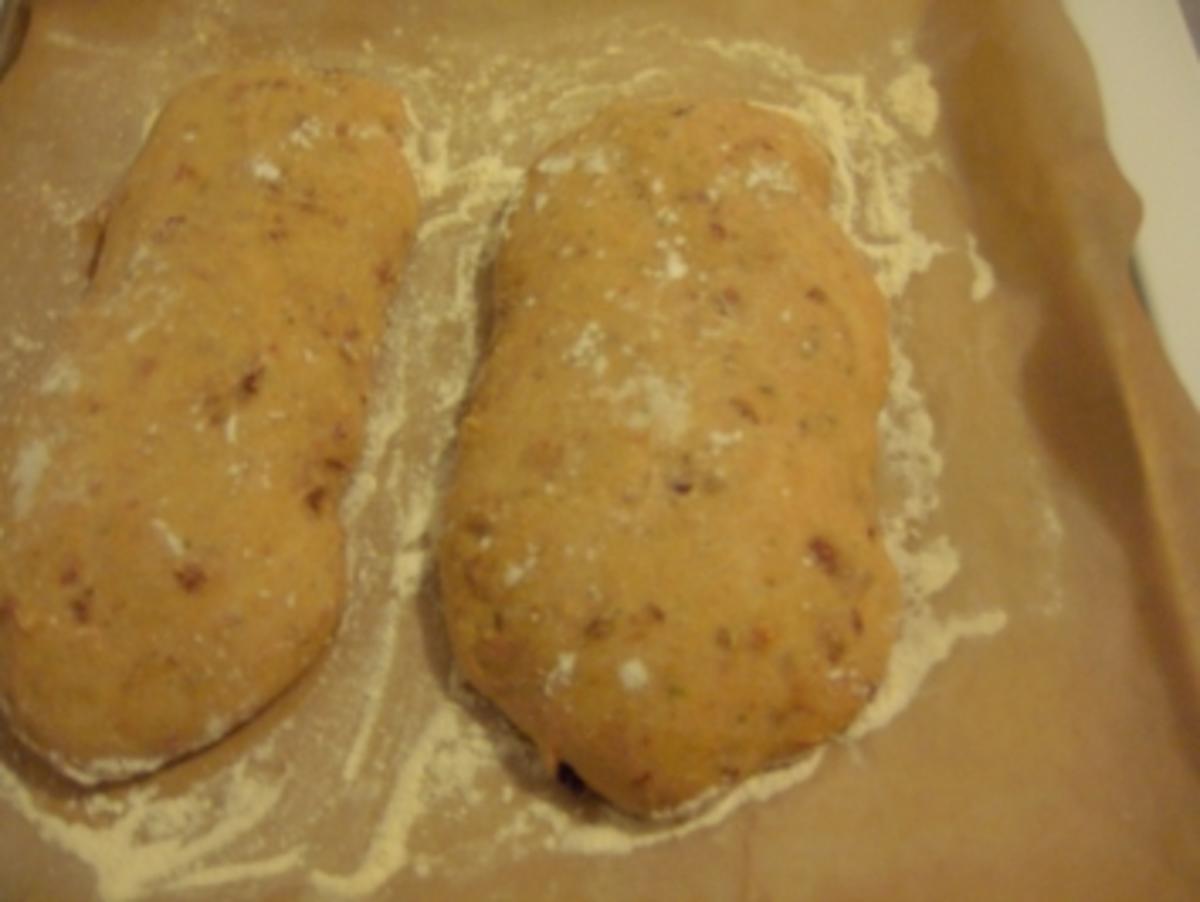 Ciabatta mit getrockneten Tomaten - Rezept - kochbar.de