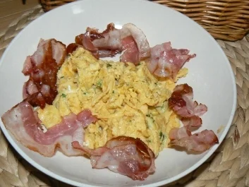 Rezept: Endlich Sonntag: Rührei mit Frühstücks-Speck Bild Nr. 4 Endlich Sonntag: Rührei mit Frühstücks-Speck - Rezept - Bild Nr. 4