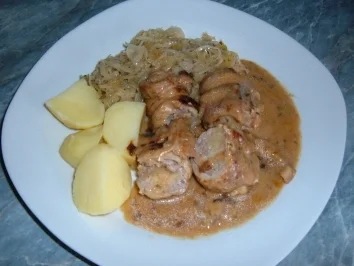 Rezept: Rouladen mit Sauerkraut Rouladen mit Sauerkraut - Rezept