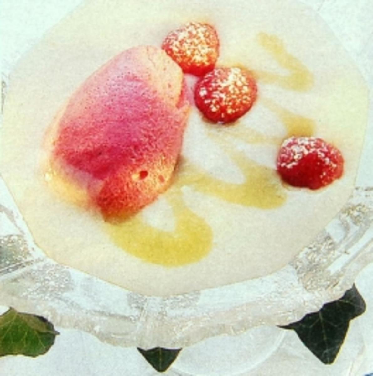 Himbeercreme mit Vanille - und Kiwisoße - Rezept - kochbar.de