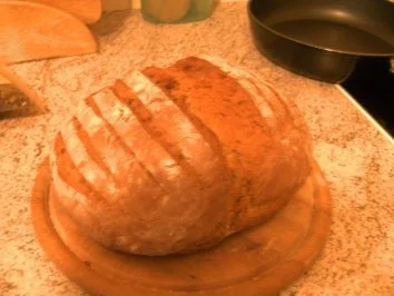 Bauernbrot  mit Zwiebel-Kräuter-Füllung - Rezept