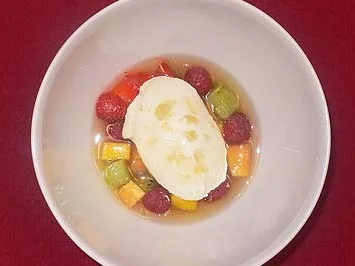 Rezept: Früchteminestrone mit Zitronenmousse Früchteminestrone mit Zitronenmousse - Rezept