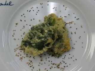 Tunfisch im Spinat-Tempuramantel mit Sesam-Soja-Honigdipp - Rezept