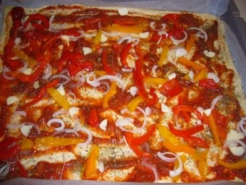 Rezept: Kikis Pizza vom Blech Bild Nr. 5 Kikis Pizza vom Blech - Rezept - Bild Nr. 5