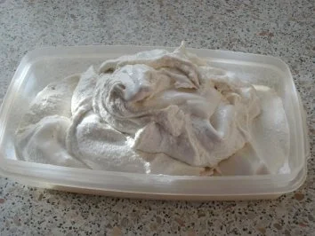 Rezept: Buttermilch-Früchte-Eis Buttermilch-Früchte-Eis - Rezept