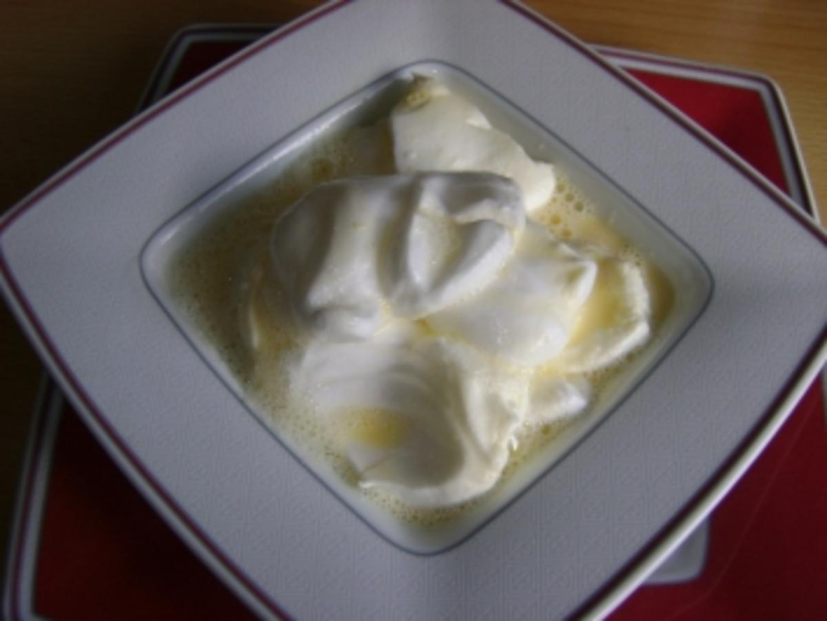 Schneenockerl mit Vanillesauce - Rezept