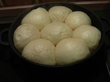 Rezept: Dampfnudeln Dampfnudeln - Rezept