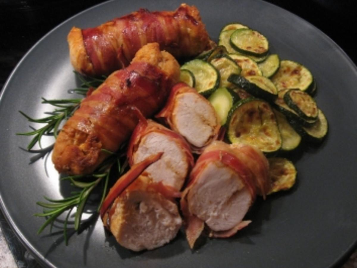 Hähnchenbrustfilet im Speckmantel mit Grillzucchini - Rezept - kochbar.de