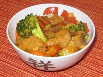 Rezept: Asiatische Puten Gemüse Pfanne aus dem Wok Asiatische Puten Gemüse Pfanne aus dem Wok - Rezept