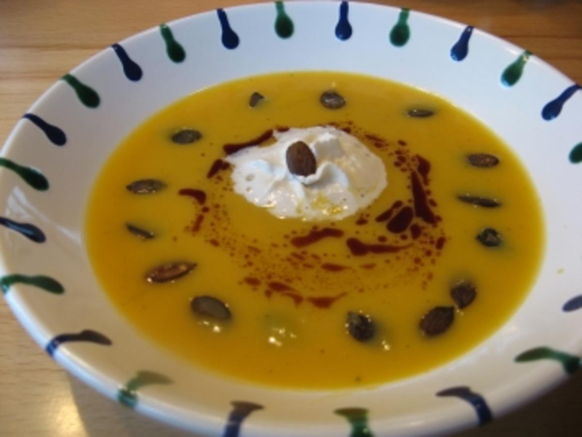 Bilder für Kürbis-Wein-Creme-Suppe - Rezept