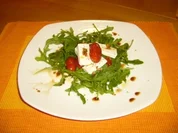 Rucolasalat mit gegrillten Tomaten und Feta - Rezept