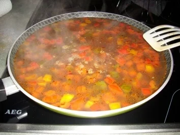 Rezept: Reis-Mais-Paprika-Tomaten-Süppchen Bild Nr. 3 Reis-Mais-Paprika-Tomaten-Süppchen - Rezept - Bild Nr. 3