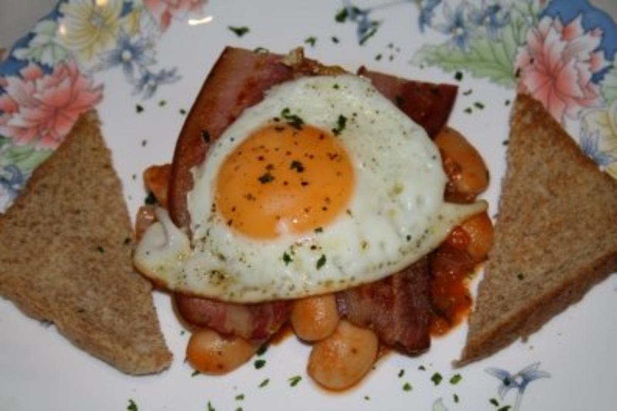 CowboyDinner a la Bonanza (Beans,Bacon and Fried Eggs) Rezept