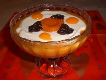 APRIKOSEN - PÜREE MIT QUARKHAUBE - Rezept