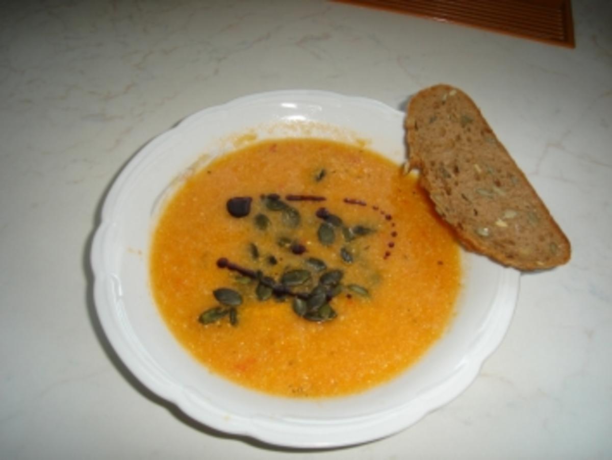 Kürbissuppe mit Tomaten - Rezept Gesendet von reli