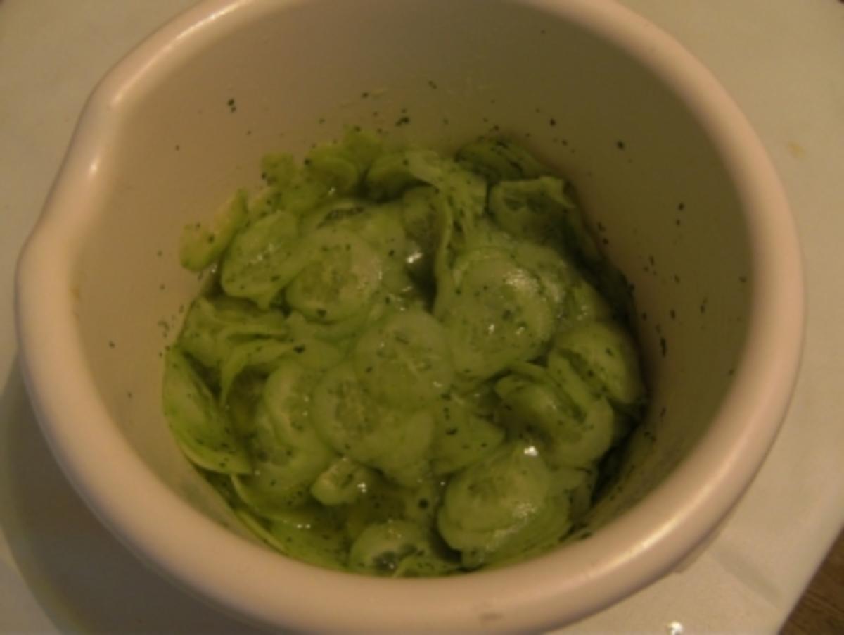 Bilder für SALAT - Uta's schneller Gurkensalat - Rezept