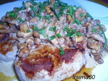 Rezept: Schweinefilet mit Pfifferlingen in Wacholderrahm Schweinefilet mit Pfifferlingen in Wacholderrahm - Rezept