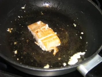 Zitronenlachs unter einer Parmesankruste mit Zitronensauce an Tagliatelle - Rezept - Bild Nr. 4