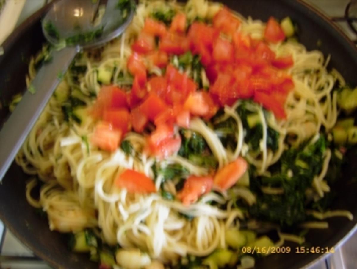 Bunte Garnelen-Spaghetti-Pfanne mit Blattspinat - Rezept - Bild Nr. 9