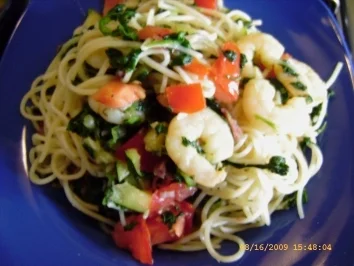 Rezept: Bunte Garnelen-Spaghetti-Pfanne mit Blattspinat Bild Nr. 10 Bunte Garnelen-Spaghetti-Pfanne mit Blattspinat - Rezept - Bild Nr. 10