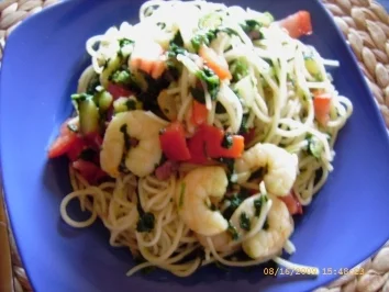 Rezept: Bunte Garnelen-Spaghetti-Pfanne mit Blattspinat Bunte Garnelen-Spaghetti-Pfanne mit Blattspinat - Rezept