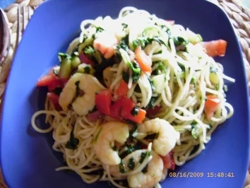 Rezept: Bunte Garnelen-Spaghetti-Pfanne mit Blattspinat Bild Nr. 12 Bunte Garnelen-Spaghetti-Pfanne mit Blattspinat - Rezept - Bild Nr. 12