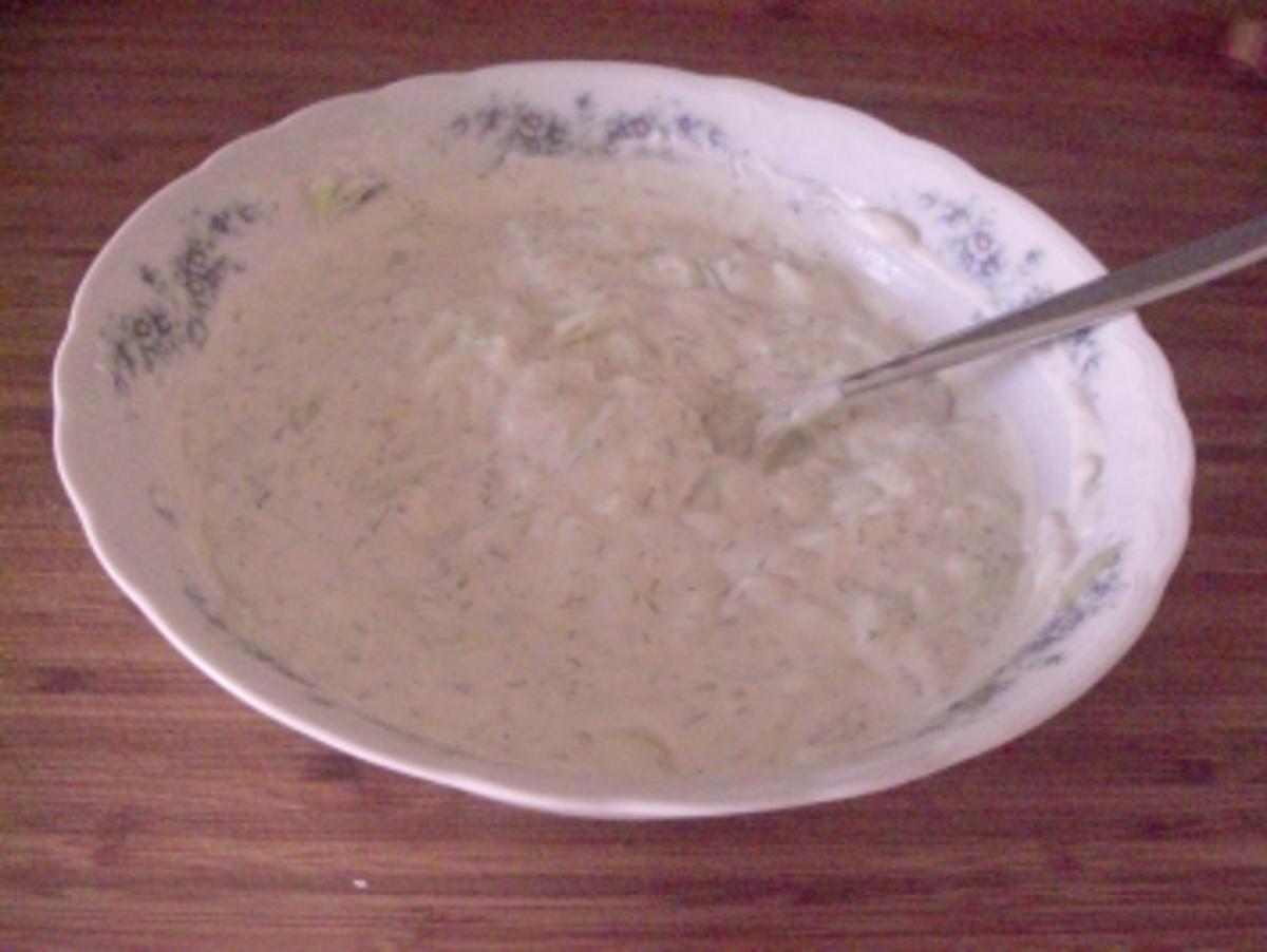 Tzatziki mit griechichen Joghurt oder Sahnequark und Knoblauch nach ...
