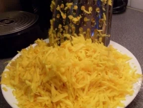 Rezept: Kürbisstrudel mit Knoblauchsauce Bild Nr. 2 Kürbisstrudel mit Knoblauchsauce - Rezept - Bild Nr. 2