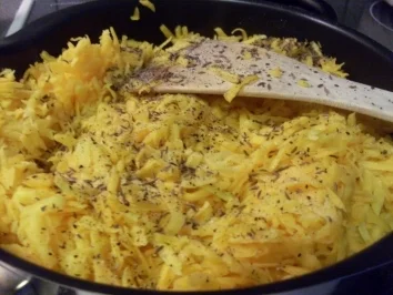 Rezept: Kürbisstrudel mit Knoblauchsauce Bild Nr. 5 Kürbisstrudel mit Knoblauchsauce - Rezept - Bild Nr. 5