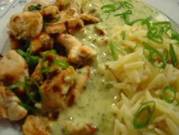 Hähnchen-Geschnetzeltes mit Lauchzwiebeln und Rosmarin - Rezept - Bild Nr. 2