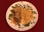 Rindsroulade mit feiner Gemüserahmsoße und Butternudeln (Joseph Hannesschläger) - Rezept