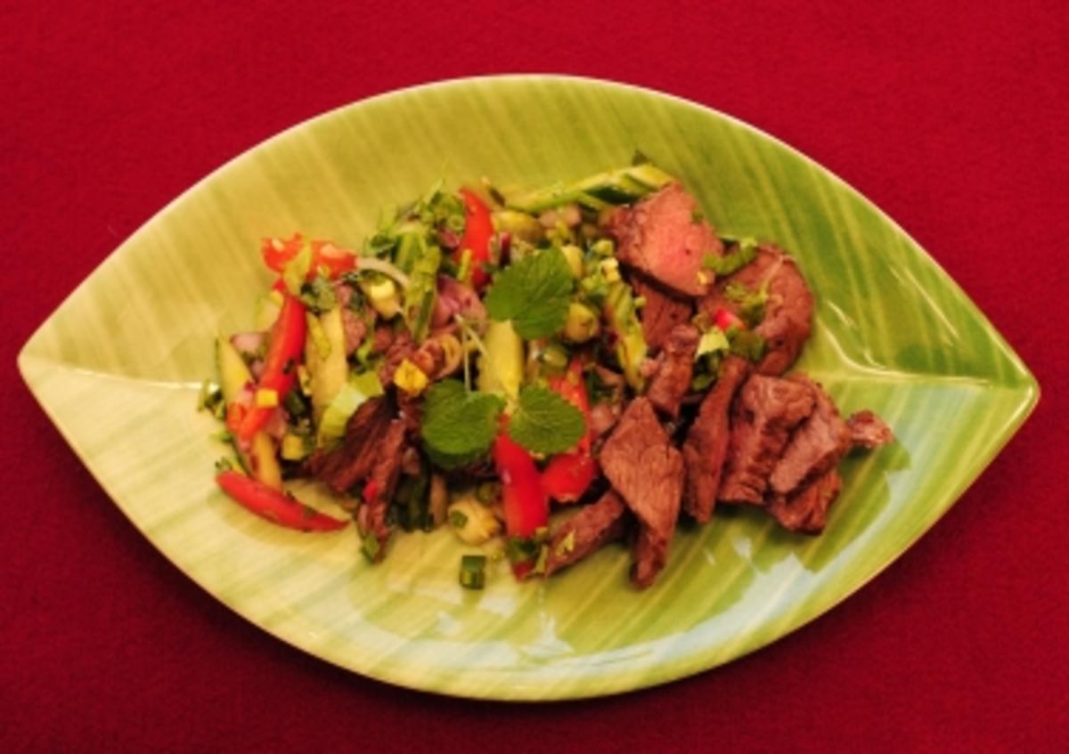 Thailändischer Rindfleischsalat mariniert mit Koriander und Limette (Tamara Sedmak) - Rezept